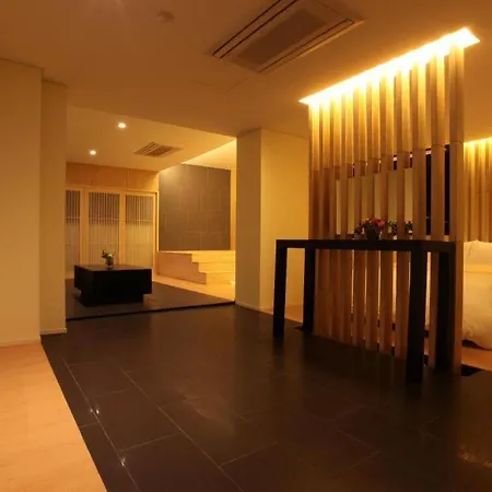 Yuwon Hotel